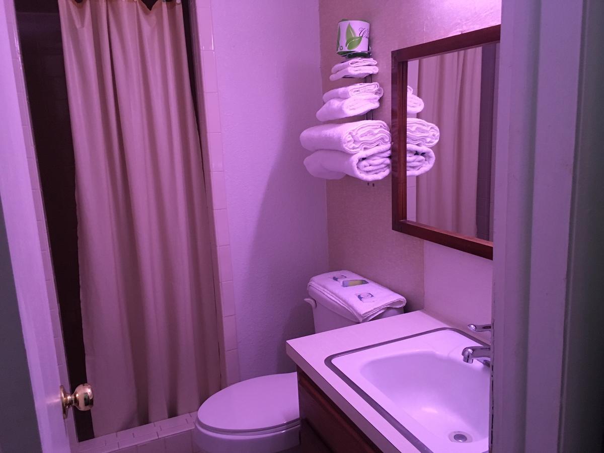 Skyliner Motel Stroud Eksteriør billede