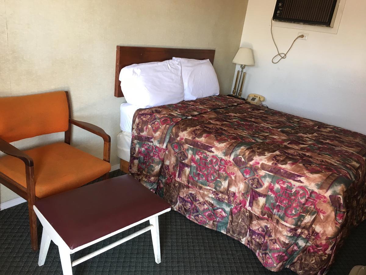 Skyliner Motel Stroud Eksteriør billede