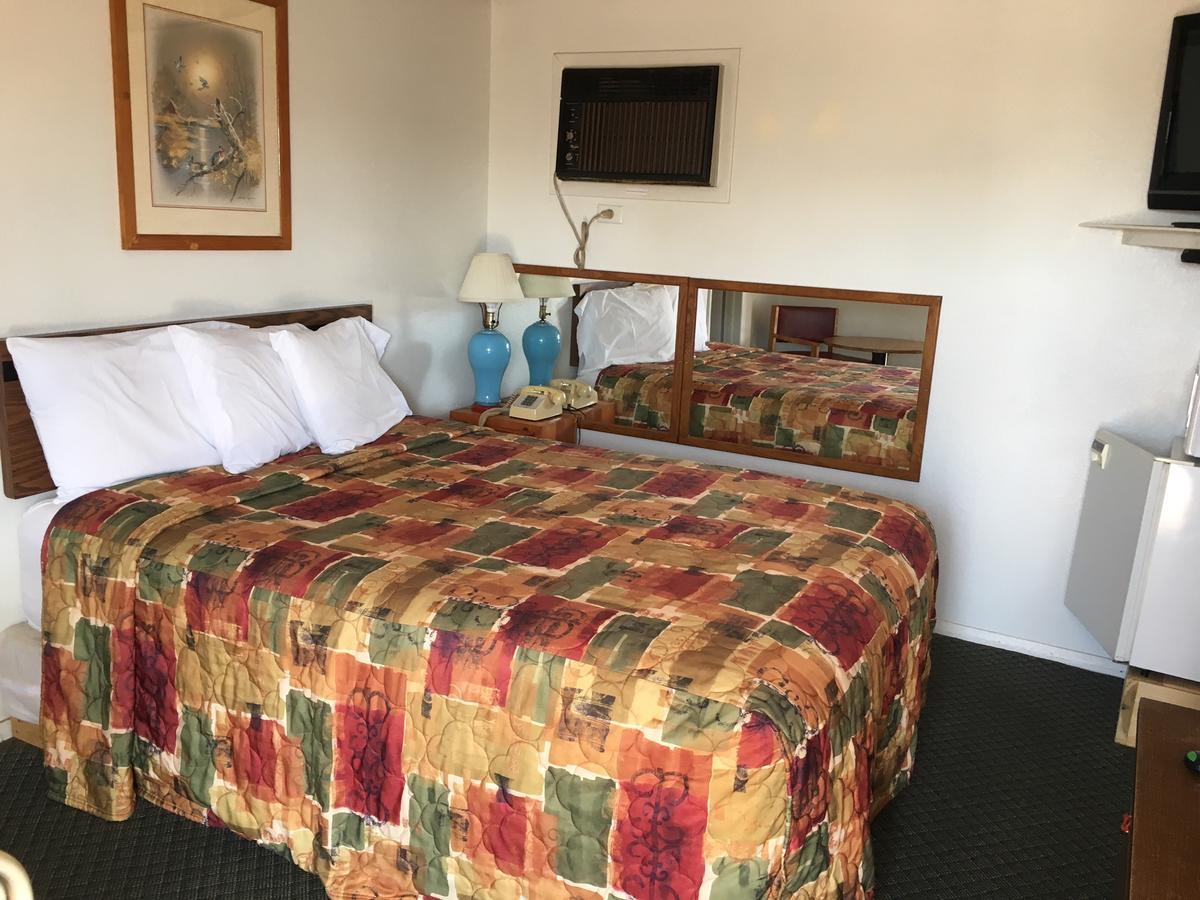 Skyliner Motel Stroud Eksteriør billede