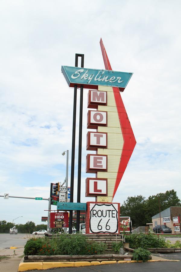 Skyliner Motel Stroud Eksteriør billede