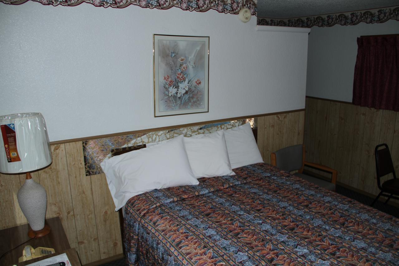 Skyliner Motel Stroud Eksteriør billede