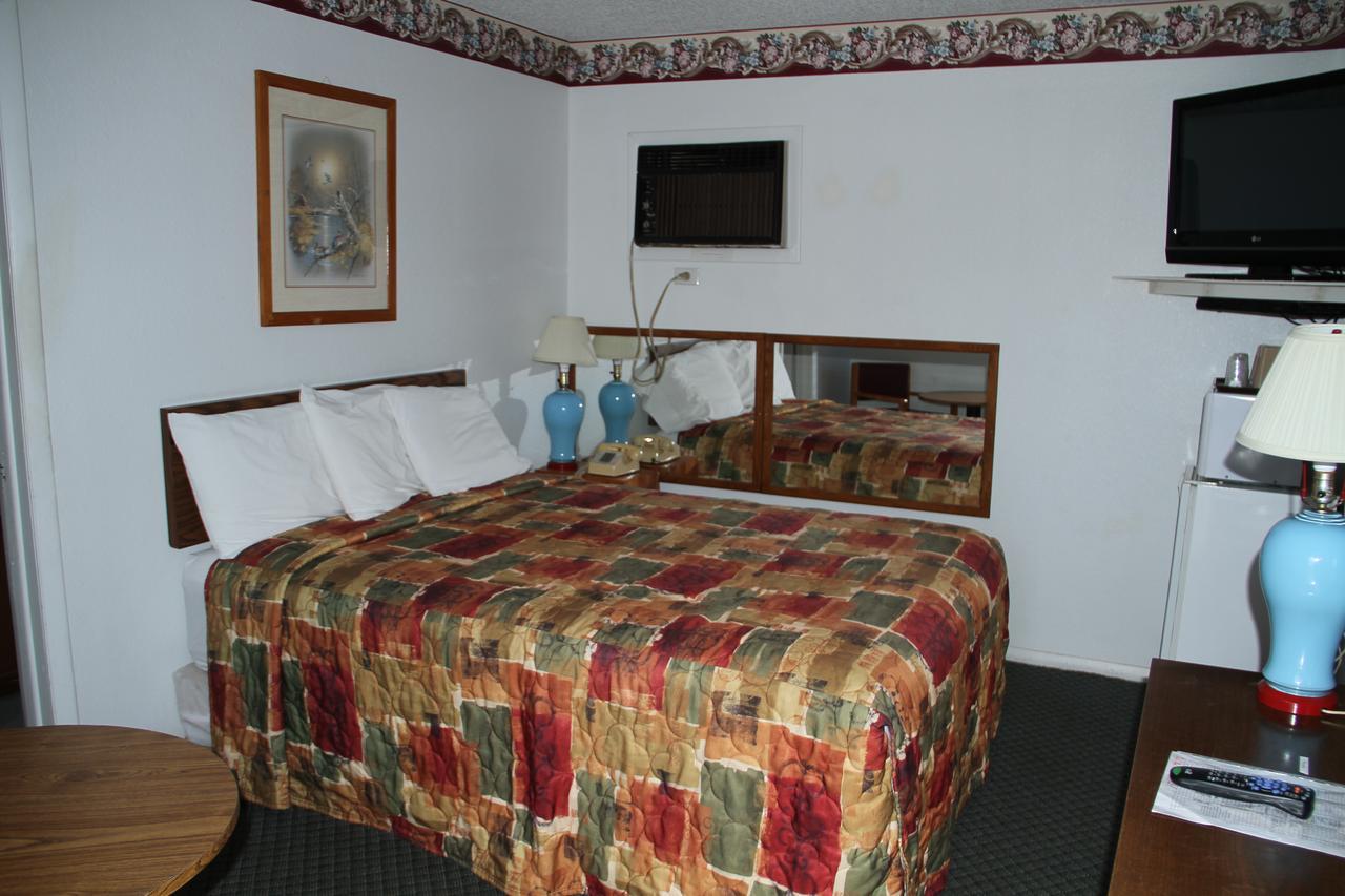 Skyliner Motel Stroud Eksteriør billede