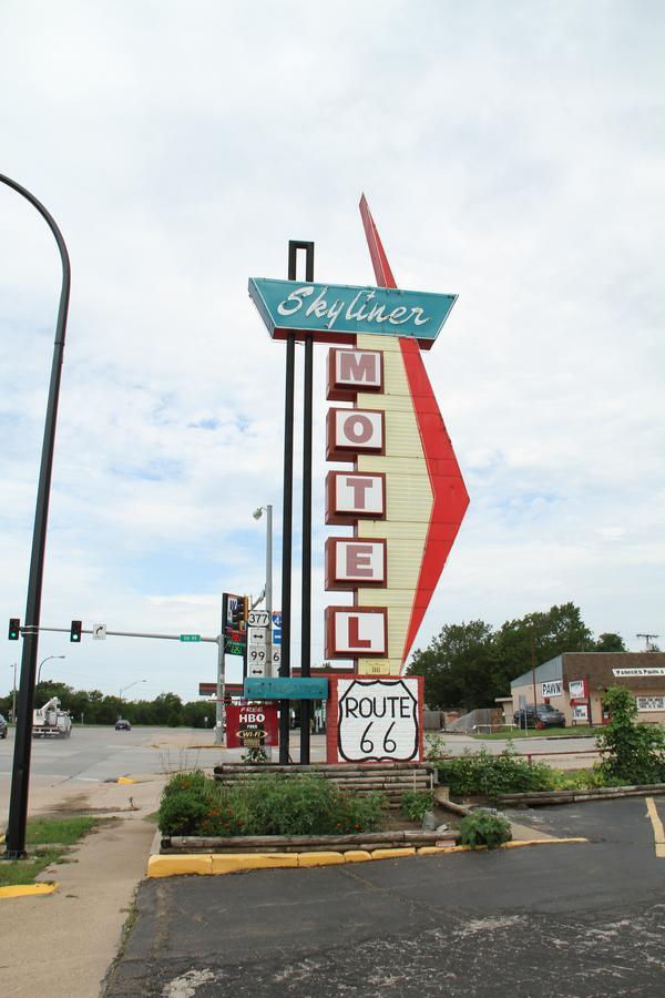 Skyliner Motel Stroud Eksteriør billede