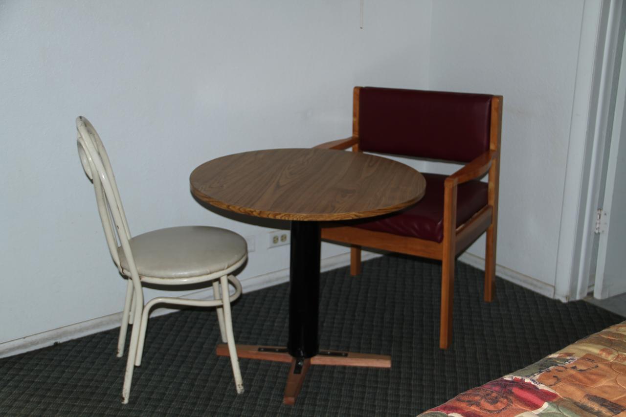 Skyliner Motel Stroud Eksteriør billede