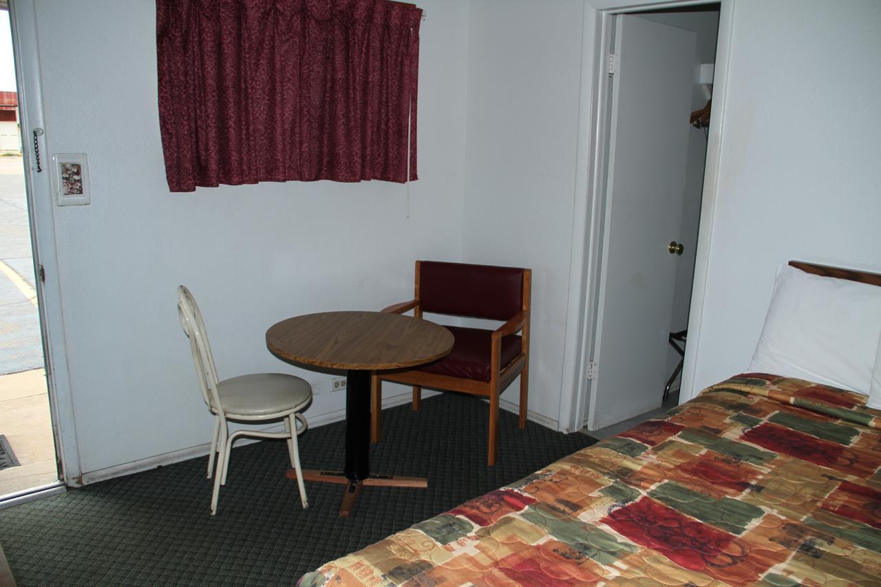 Skyliner Motel Stroud Eksteriør billede